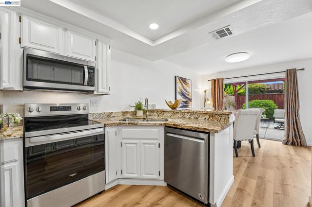 1657 Holly Cir, Pleasanton, CA 94566