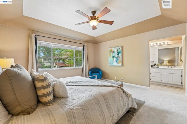 1657 Holly Cir, Pleasanton, CA 94566
