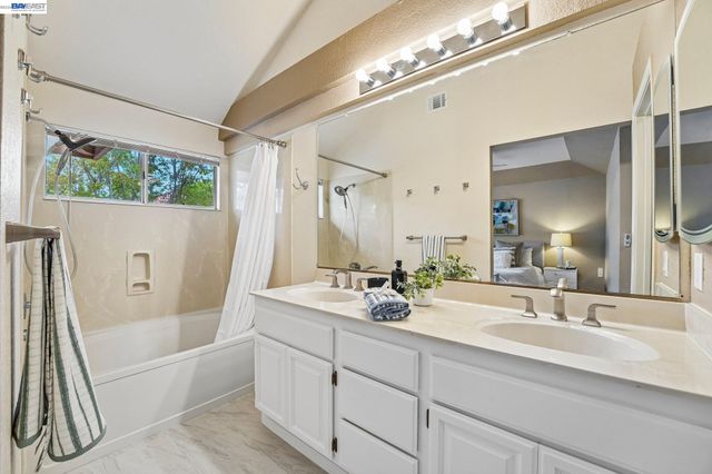 1657 Holly Cir, Pleasanton, CA 94566