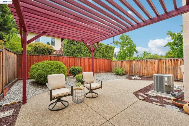 1657 Holly Cir, Pleasanton, CA 94566