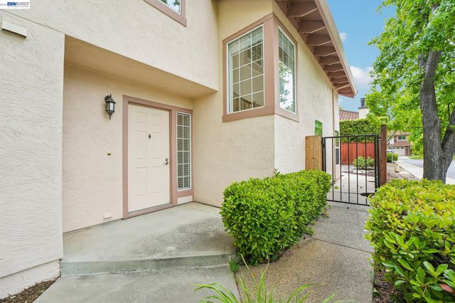 1657 Holly Cir, Pleasanton, CA 94566