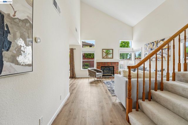 1657 Holly Cir, Pleasanton, CA 94566