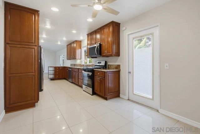 2190 Greenbrier Drive, Oceanside, CA 92054