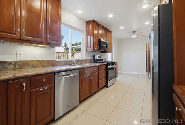 2190 Greenbrier Drive, Oceanside, CA 92054