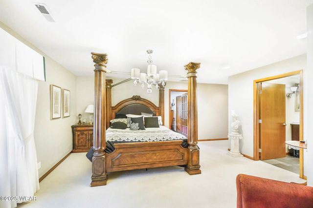 1100 W Auglaize Street, Wapakoneta, OH 45895