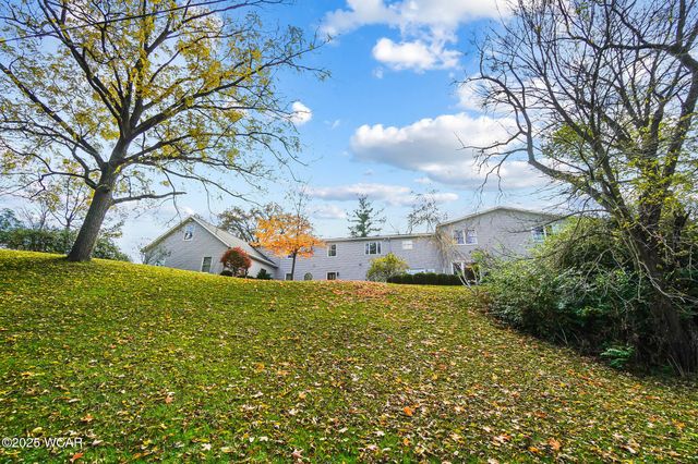 1100 W Auglaize Street, Wapakoneta, OH 45895