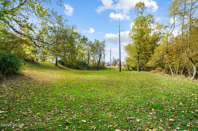 1100 W Auglaize Street, Wapakoneta, OH 45895