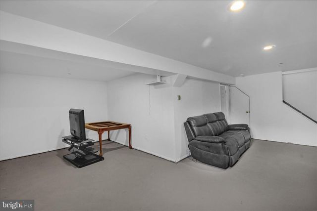 3059 BUCKTHORN DR, Lancaster, PA 17601