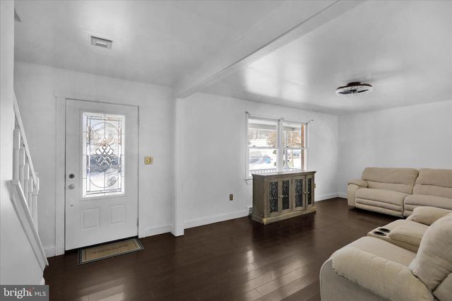 3059 BUCKTHORN DR, Lancaster, PA 17601