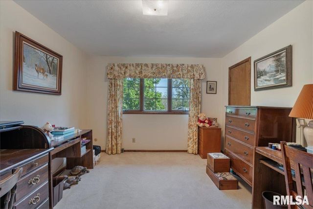 620 N 21ST Street, East Moline, IL 61244