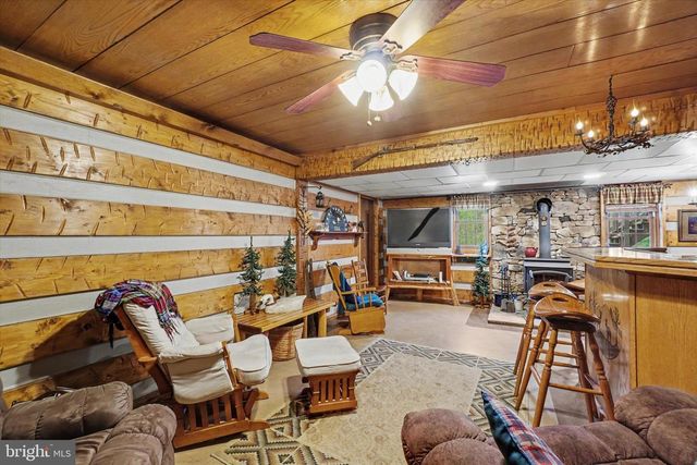 2285 BREMER RD, Dover, PA 17315