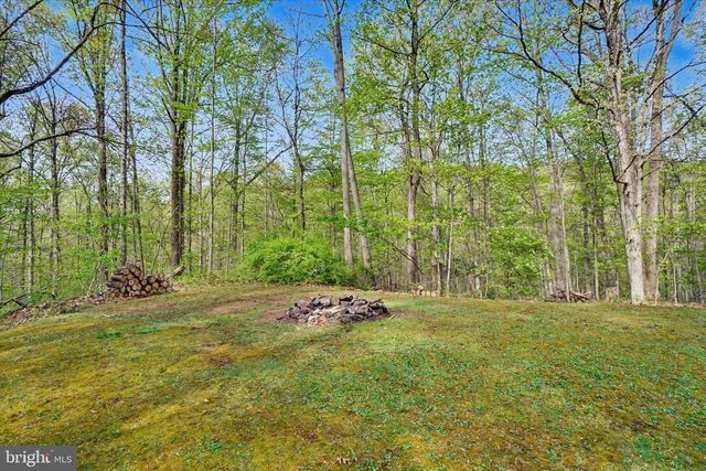 2285 BREMER RD, Dover, PA 17315