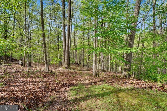 2285 BREMER RD, Dover, PA 17315