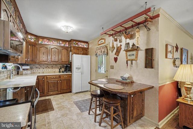 2285 BREMER RD, Dover, PA 17315