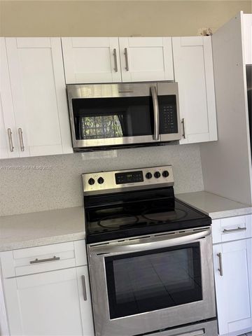 480 NE 127th St, North Miami, FL 33161