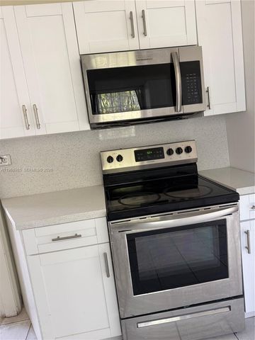 480 NE 127th St, North Miami, FL 33161