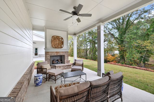 5649 Ernest Way, Flowery Branch, GA 30542