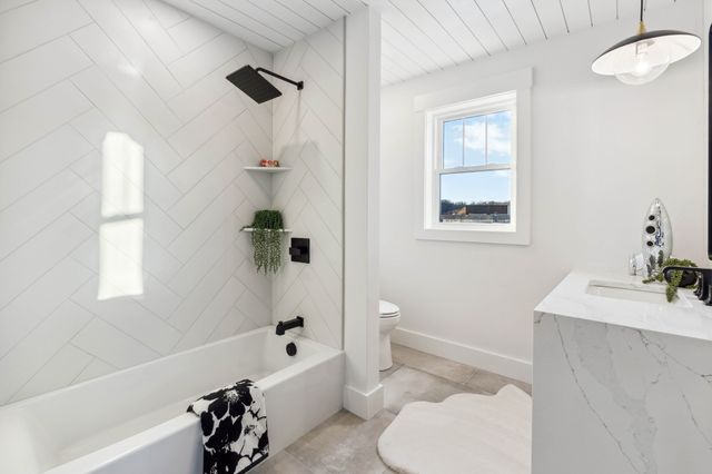 32 Birch Brook Landing 28, Lynn, MA 01905