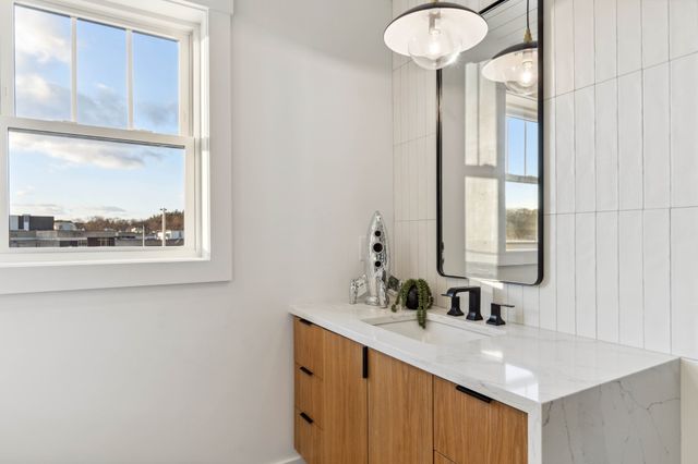32 Birch Brook Landing 28, Lynn, MA 01905