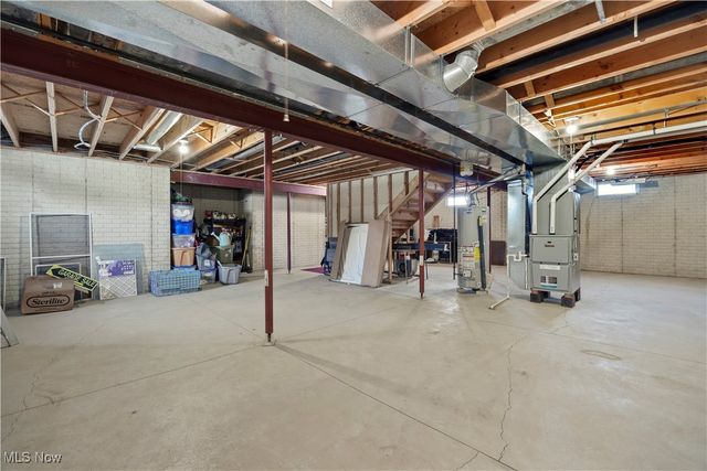 38627 Bear Creek Drive, Grafton, OH 44044