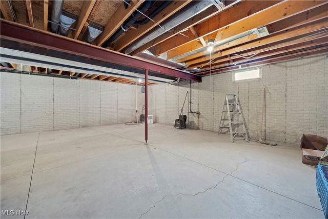 38627 Bear Creek Drive, Grafton, OH 44044