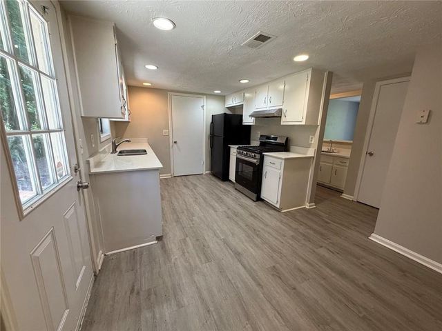 1386 Williamsburg Lane, Norcross, GA 30093