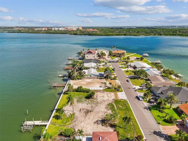 568 JOHNS PASS AVENUE, Madeira Beach, FL 33708