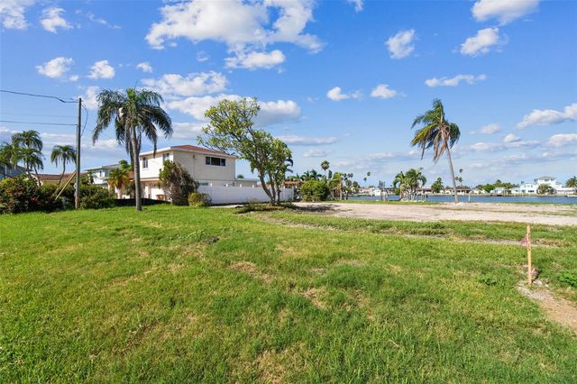 568 JOHNS PASS AVENUE, Madeira Beach, FL 33708