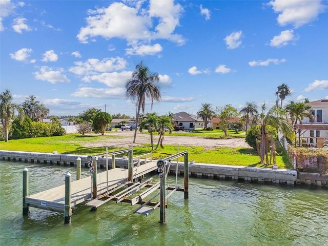 568 JOHNS PASS AVENUE, Madeira Beach, FL 33708