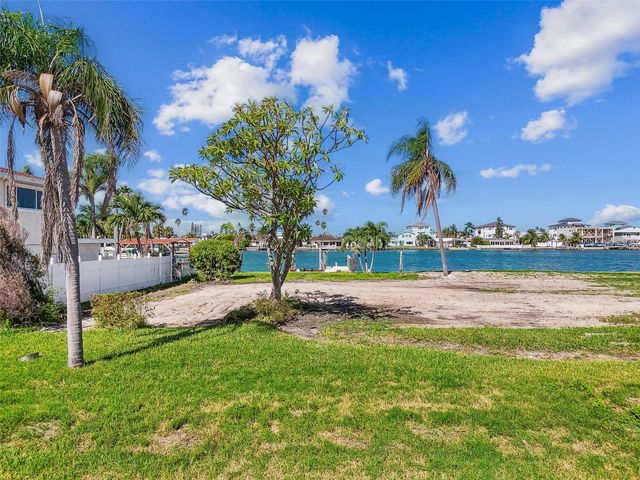 568 JOHNS PASS AVENUE, Madeira Beach, FL 33708