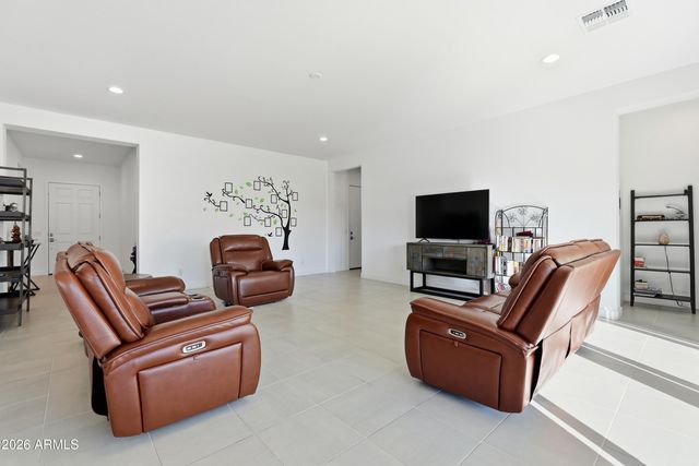 3407 E VALENCIA Drive, Phoenix, AZ 85042