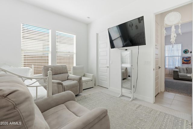 3407 E VALENCIA Drive, Phoenix, AZ 85042