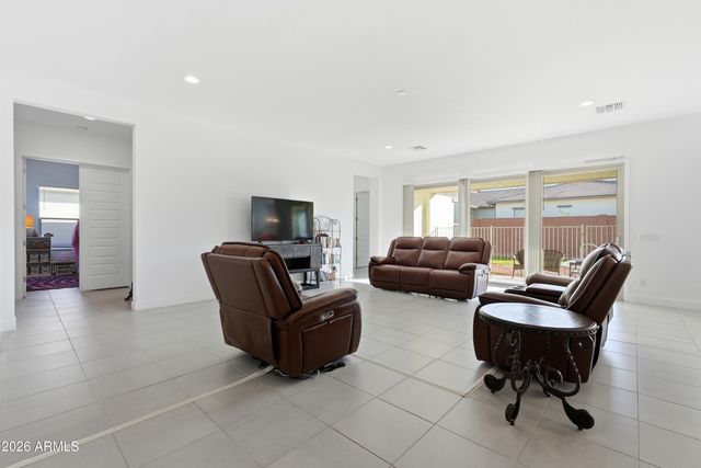 3407 E VALENCIA Drive, Phoenix, AZ 85042