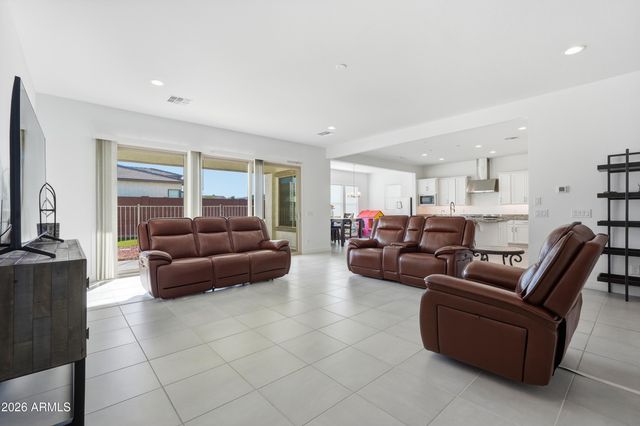 3407 E VALENCIA Drive, Phoenix, AZ 85042