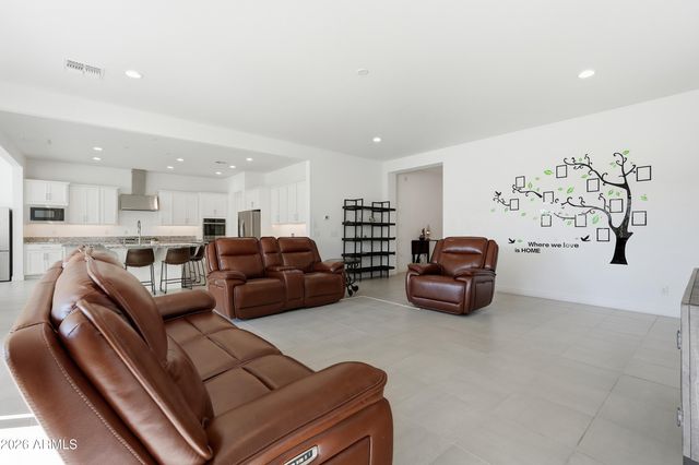 3407 E VALENCIA Drive, Phoenix, AZ 85042