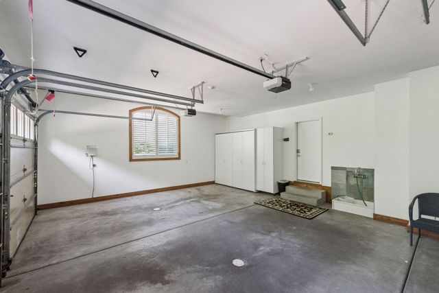 6314 Mcintyre Point, Edina, MN 55439