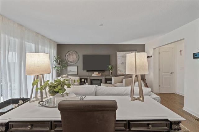7417 W 102 Court 103C, Overland Park, KS 66212