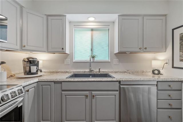 7417 W 102 Court 103C, Overland Park, KS 66212