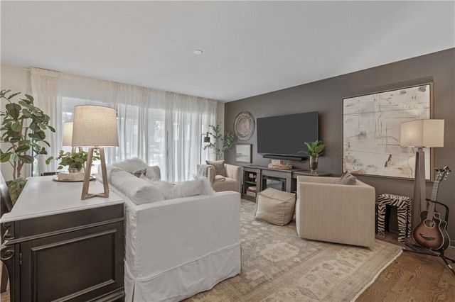 7417 W 102 Court 103C, Overland Park, KS 66212
