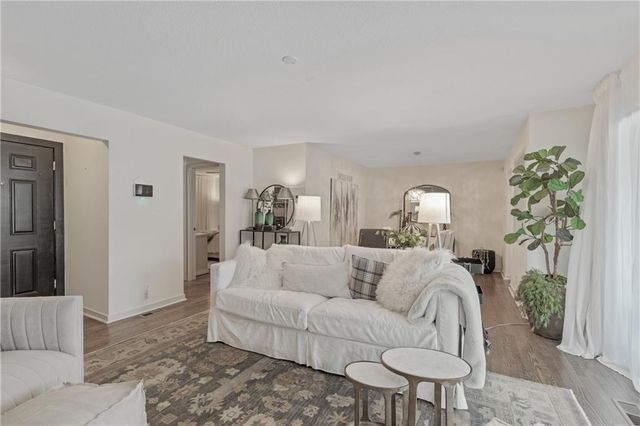 7417 W 102 Court 103C, Overland Park, KS 66212
