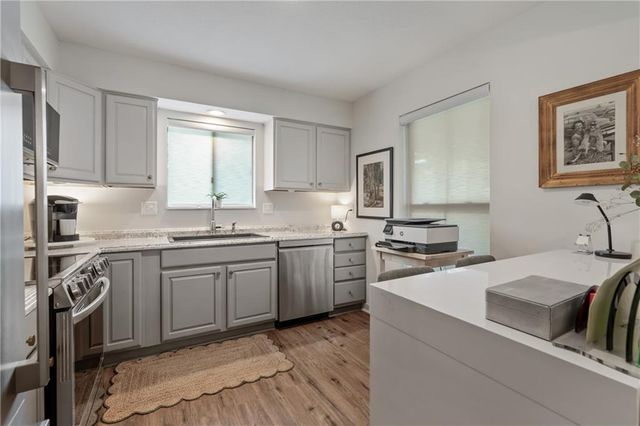 7417 W 102 Court 103C, Overland Park, KS 66212