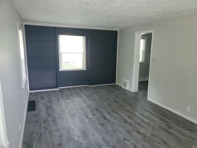 1329 N Meade Street, South Bend, IN 46628