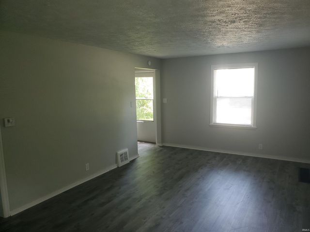 1329 N Meade Street, South Bend, IN 46628