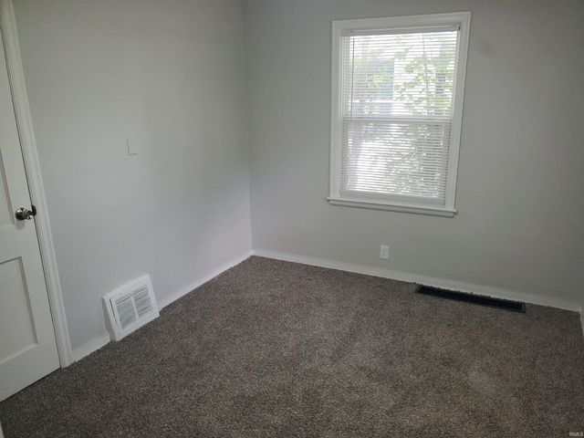 1329 N Meade Street, South Bend, IN 46628