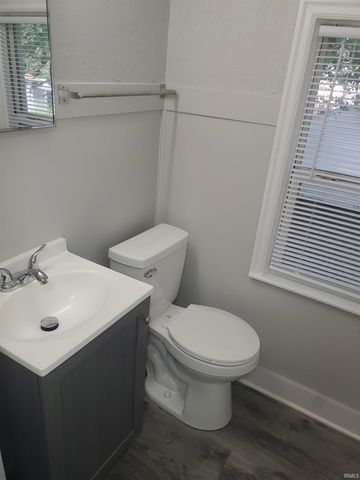 1329 N Meade Street, South Bend, IN 46628