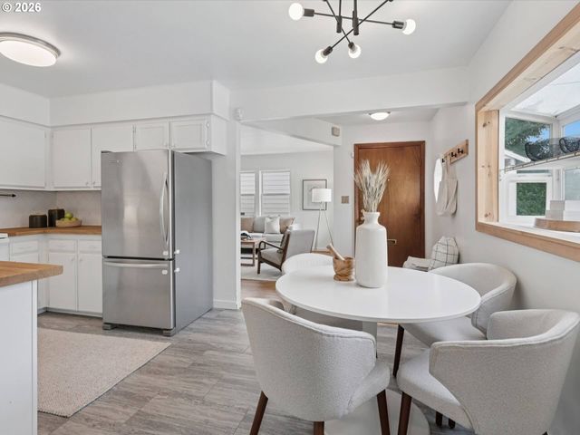 6102 Se KNAPP St, Portland, OR 97206