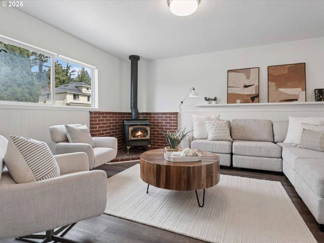 6102 Se KNAPP St, Portland, OR 97206