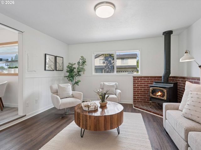 6102 Se KNAPP St, Portland, OR 97206