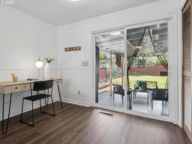 6102 Se KNAPP St, Portland, OR 97206