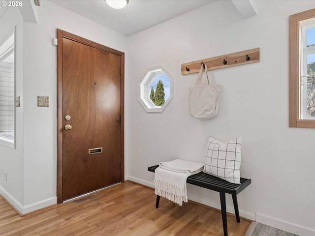 6102 Se KNAPP St, Portland, OR 97206